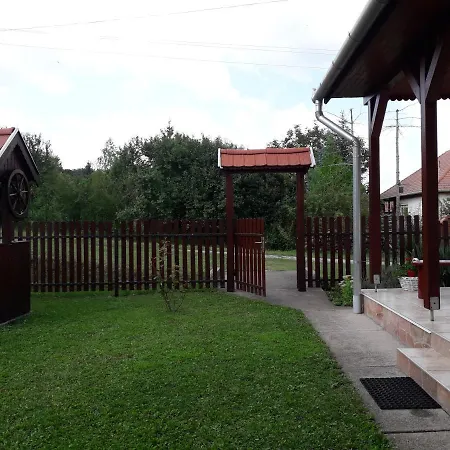 招待所 Matyasmadar Vendeghaz Tard