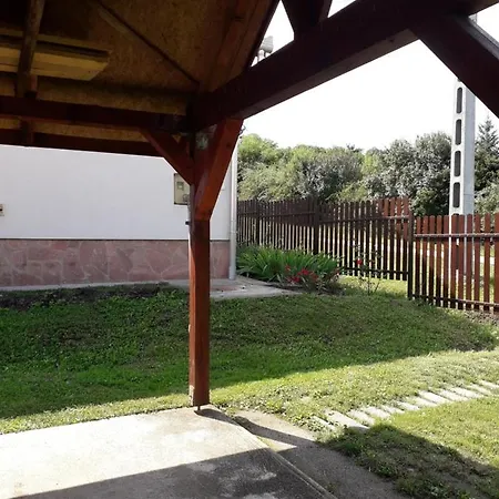 Matyasmadar Vendeghaz