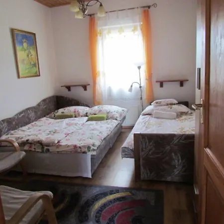 Matyasmadar Vendeghaz Tard